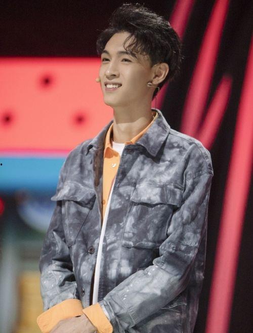 刘大锤爆料沈腾视频,揭秘娱乐圈幕后趣事  第2张 刘大锤爆料沈腾视频,揭秘娱乐圈幕后趣事  第2张